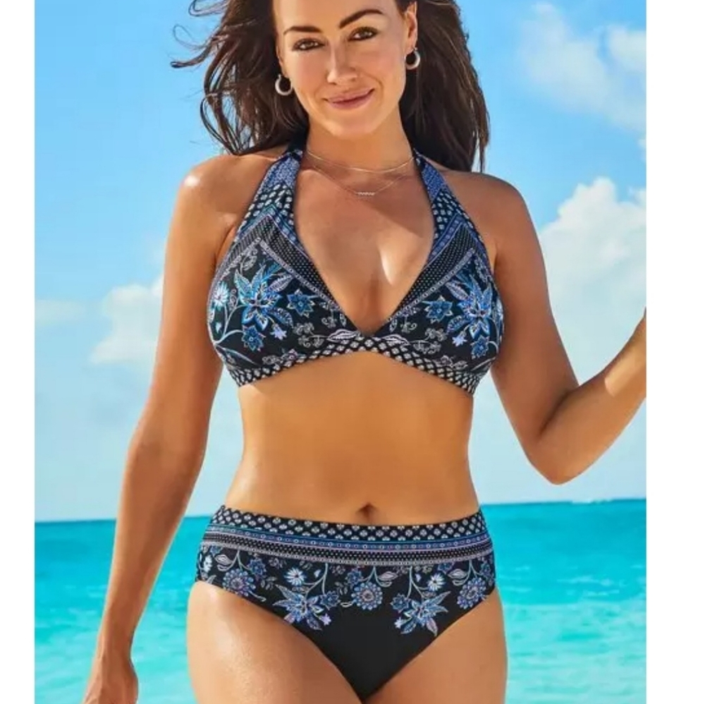 Romancer Triangle Bikini Set - Picture 2 of 3